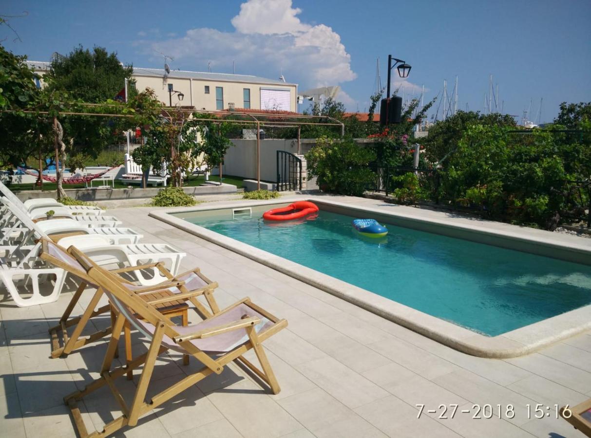 Apartments Gina تروغير المظهر الخارجي الصورة